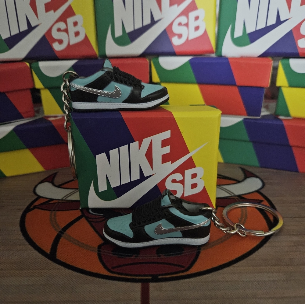 Nike SB pair of mini sneakers Keychain - Black and Blue